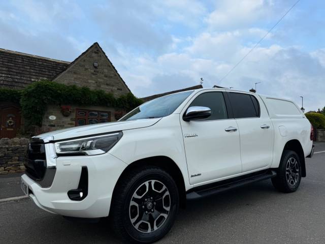 2022 Toyota Hilux 2.8 D-4D Invincible Auto 4WD Euro 6 (s/s) 4dr