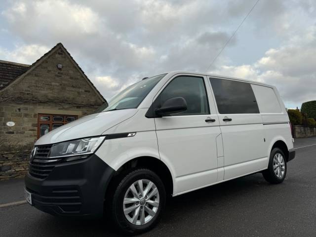 Volkswagen Transporter 2.0 TDI T28 Startline FWD SWB Euro 6 (s/s) 5dr Window Van Diesel White